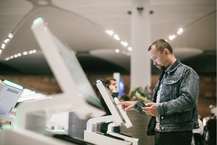 Agentic AI Helps a Leading Middle Eastern Airline Reduce Live Contacts by 45% and maintain ≥90% Even During Disruptions
